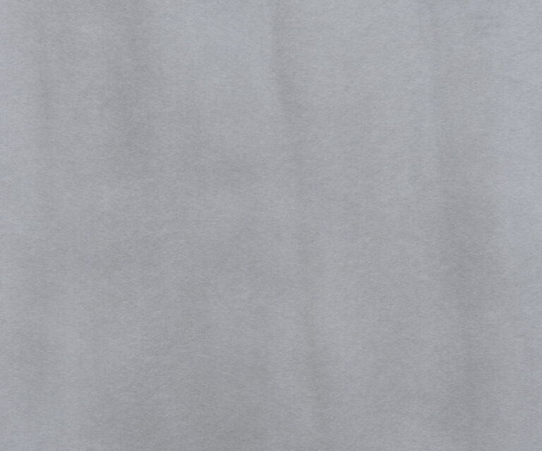 352