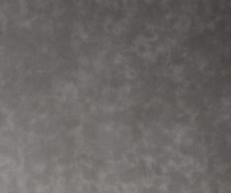 608
