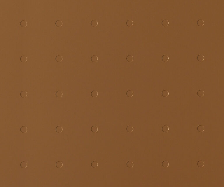 557
